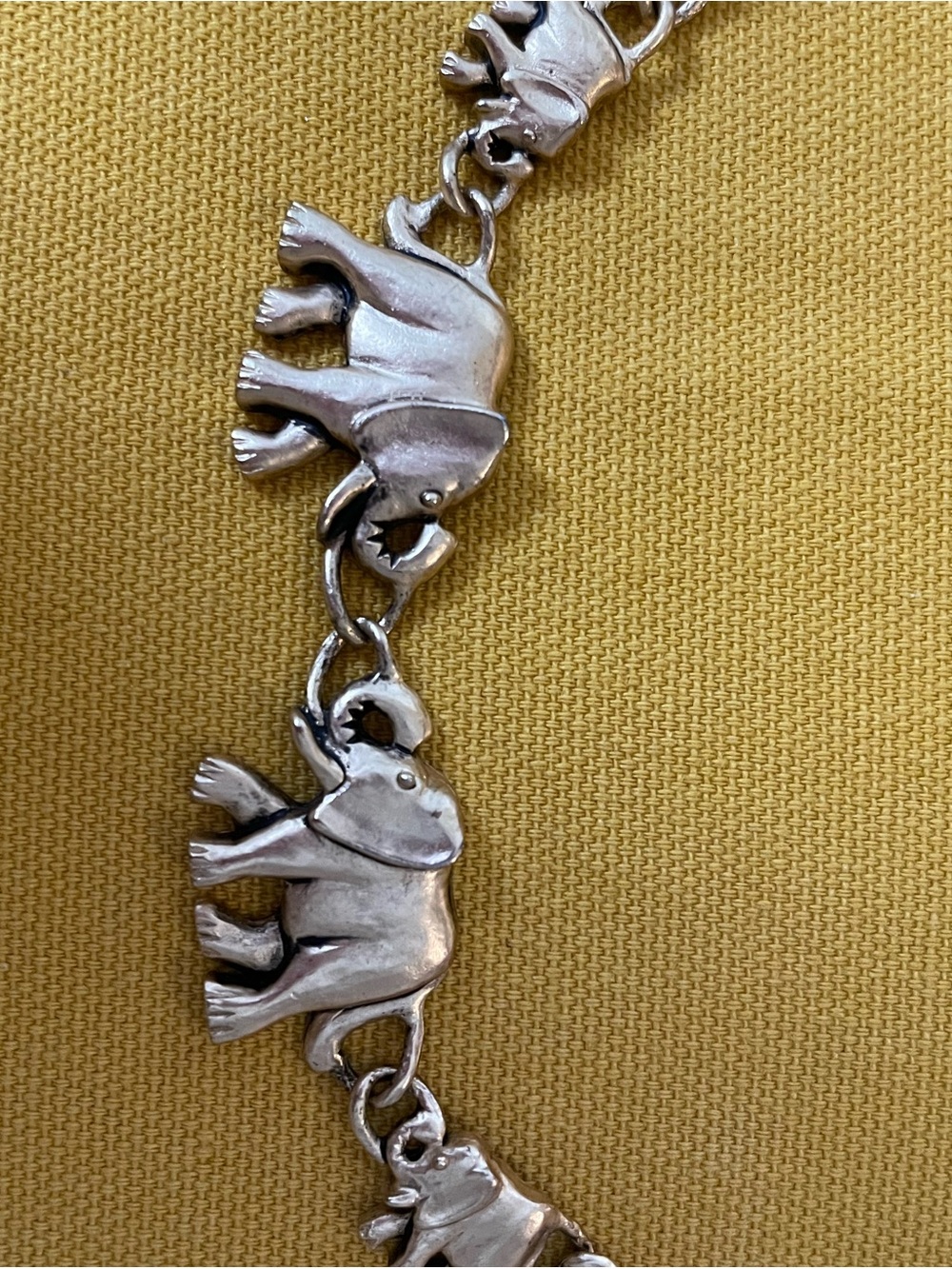 Vintage Progressive Elephant Parade Link Necklace - Gold-Tone Good Luck Charm - Picture 2 of 3
